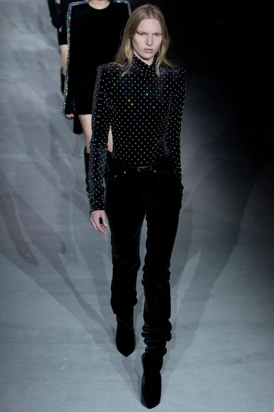 Look 75